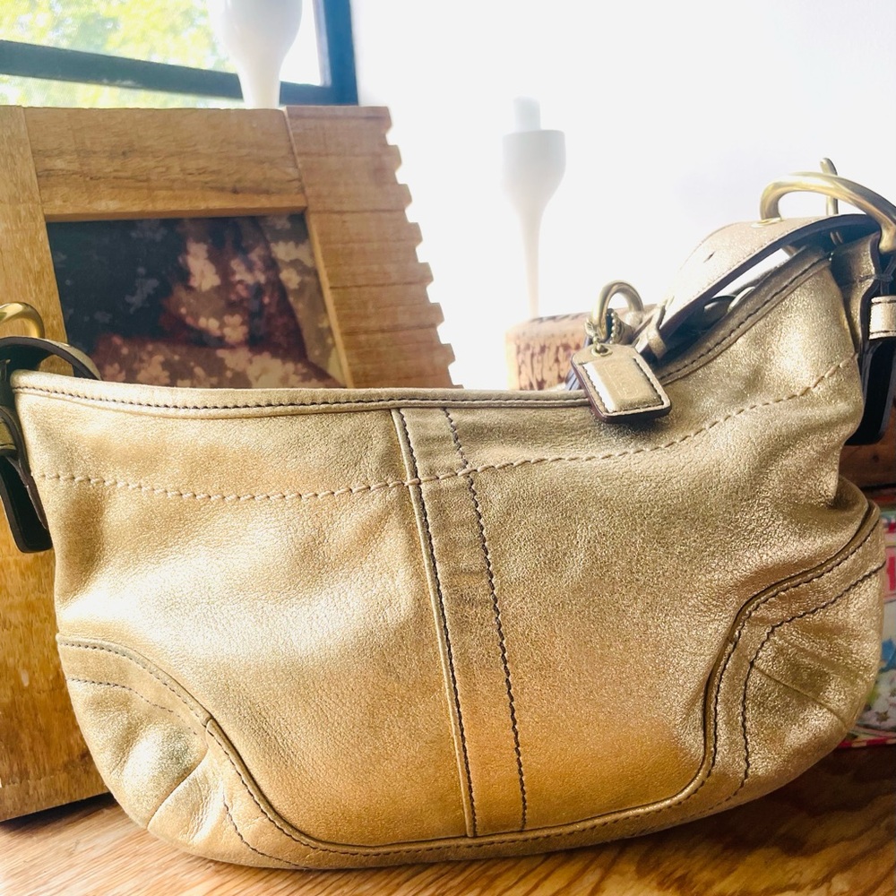 COACH Vintage Classic Shoulder Bag